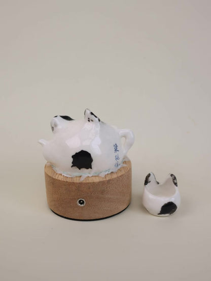 Handcrafted French Bulldog Night Light – Customizable Glow Buddy with Circular Base (Gentle Bedside Guardian)